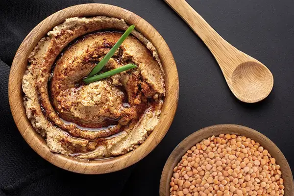 Tartinade de lentilles corail et pains à la poêle pour l’apéro